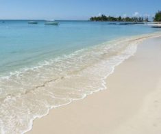 L’ILE MAURICE GRANDE VILLA NEUVE À DEUX PAS DE LA PLAGE !