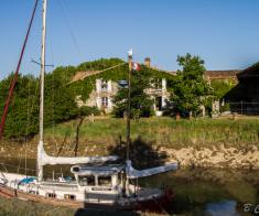 Médoc France Rare demeure de charme sur un port